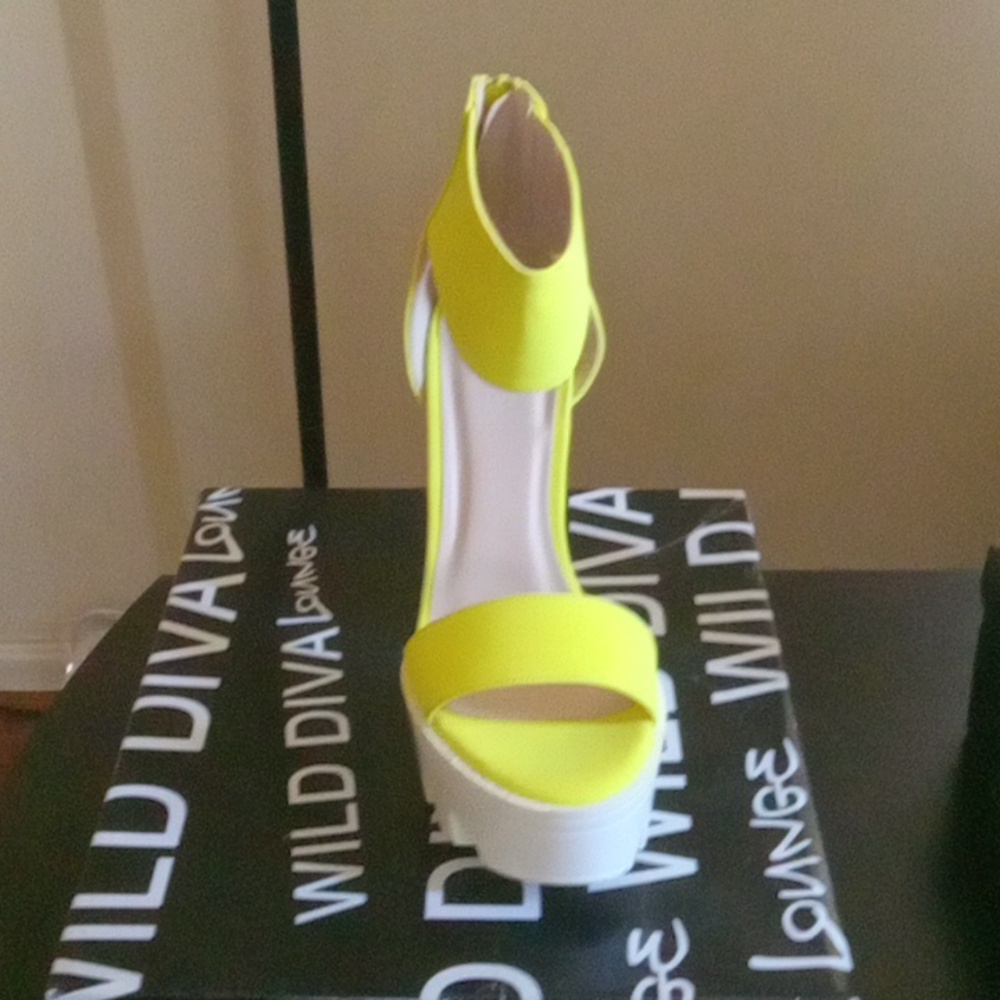 Shoes - Picture 2 of 3